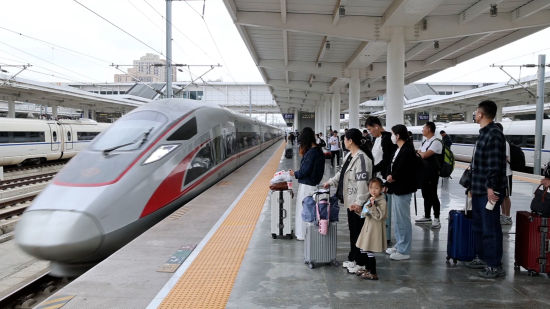“五一”假期郑州铁路累计发送旅客395.4万人次